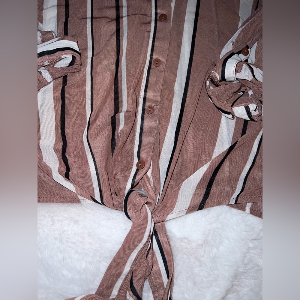 4/$10 Bundle Sale: EUC Sheer Striped Button Down Tie Waist Top - Picture 6 of 7